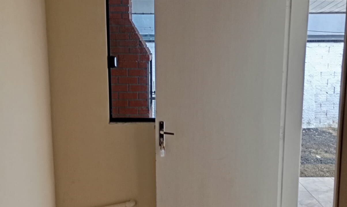 WhatsApp Image 2025-12-08 at 11.17.18